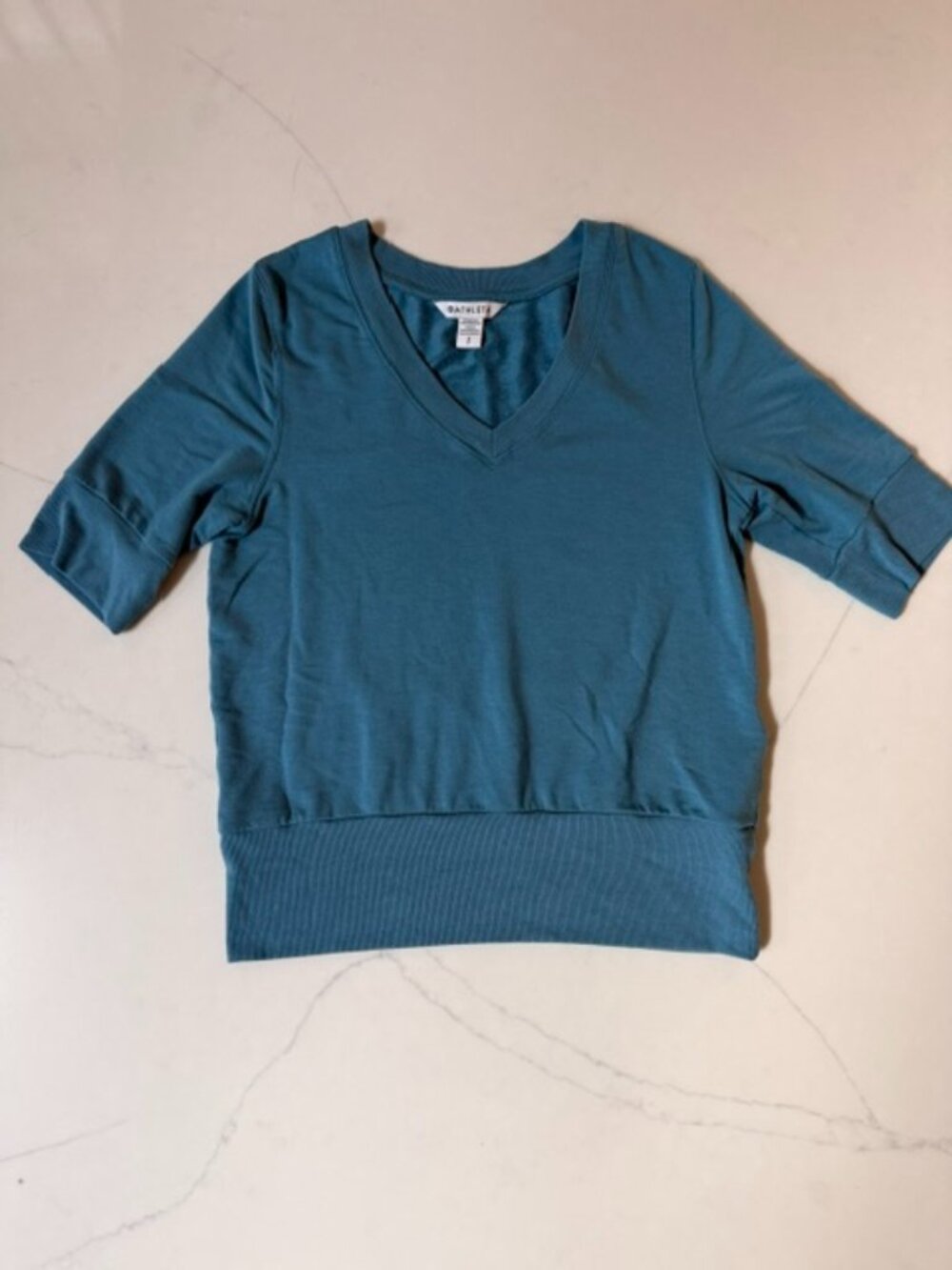 Athleta step forward sweatshirt v neck tee in skylark blue size small